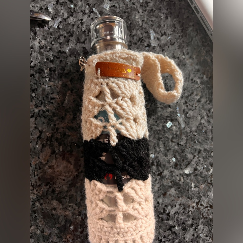 Crochet bottle/phone case holder includes 17oz water bottle hot & cold